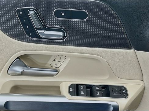 Certified 2023 Mercedes-Benz GLB 250 image 21