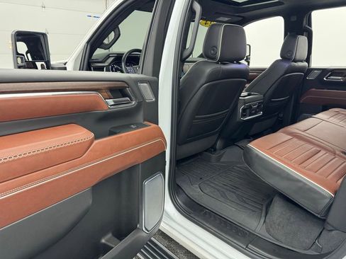 Used 2024 GMC Sierra 2500 Denali Ultimate AWD/4WD image 44