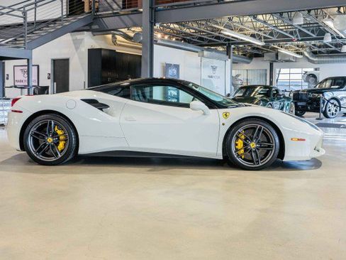 Used 2016 Ferrari 488 GTB - FACTORY TWO TONE PAINT - CAR image 4