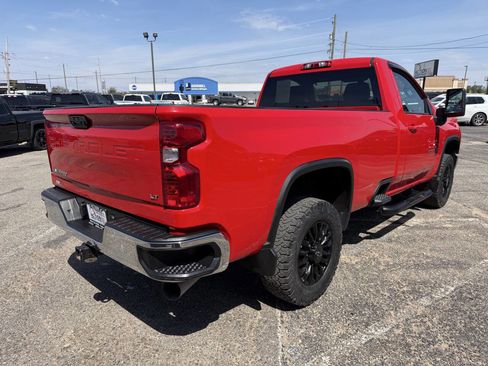 Used 2022 Chevrolet Silverado 2500 LT w/ Convenience Package AWD/4WD image 5