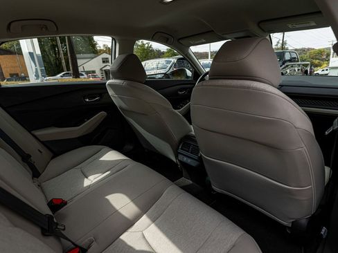 Used 2025 Honda Accord LX image 31