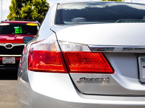 Used 2014 Honda Accord LX image 12