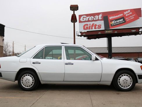 Used 1993 Mercedes-Benz 300 E 2.8 image 8