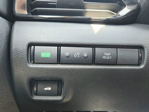 Used 2025 Nissan Sentra SV FWD image 29