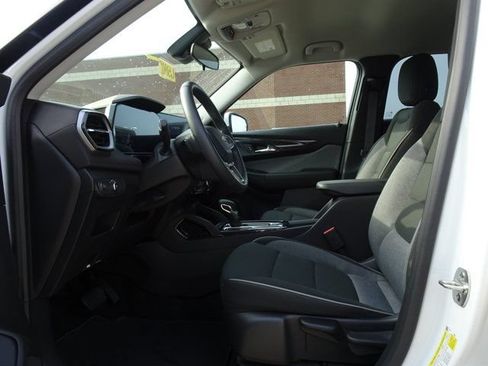 Used 2026 Chevrolet TrailBlazer LT w/ LT Cold Weather Package FWD image 10