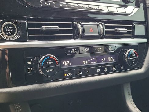 Used 2024 Nissan Pathfinder Platinum w/ Cargo Package image 30