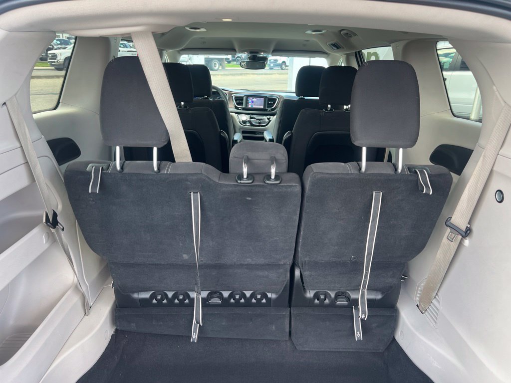 Used 2023 Chrysler Voyager LX FWD image 34