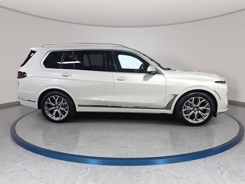 New 2026 BMW X7 xDrive40i w/ Premium Package image 4