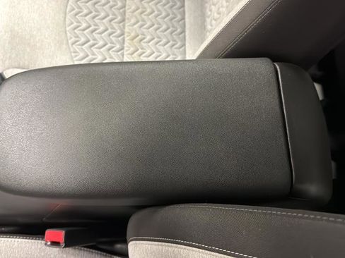 Used 2023 Chevrolet Equinox LS w/ LS Convenience Package AWD/4WD image 19