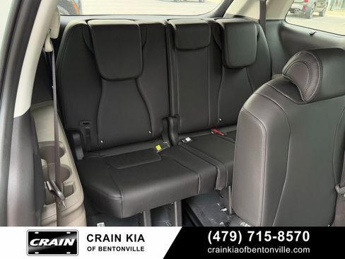 New 2026 Kia Carnival EX FWD image 32