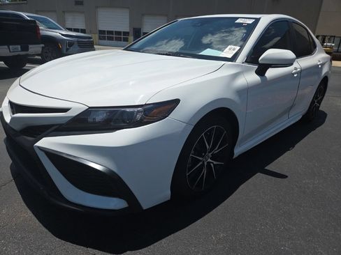 Used 2024 Toyota Camry SE w/ Convenience Package FWD image 25