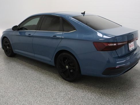 Used 2025 Volkswagen Jetta SE image 9