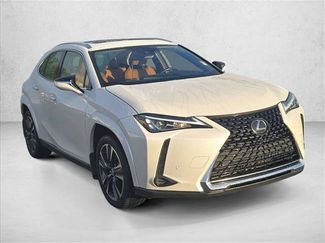 Used 2022 Lexus UX 200 w/ Premium Package FWD video 3