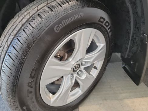 Used 2021 Toyota RAV4 XLE image 8