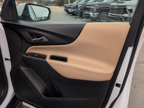 Used 2024 Chevrolet Equinox Premier image 50