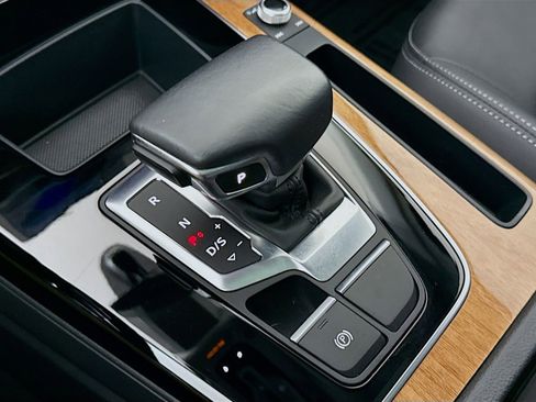 Certified 2023 Audi Q5 2.0T Premium w/ Convenience Package image 18