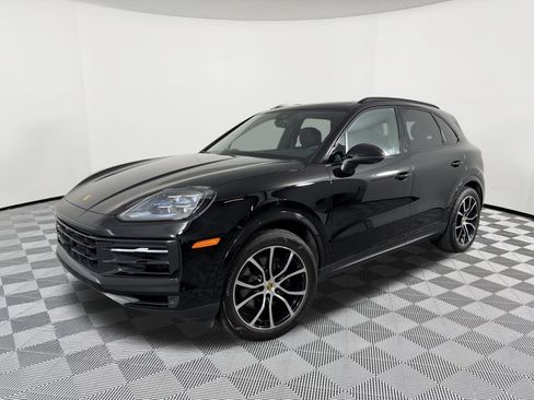 Certified 2024 Porsche Cayenne AWD/4WD image 1