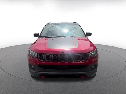 Used 2025 Jeep Compass Trailhawk AWD/4WD image 5