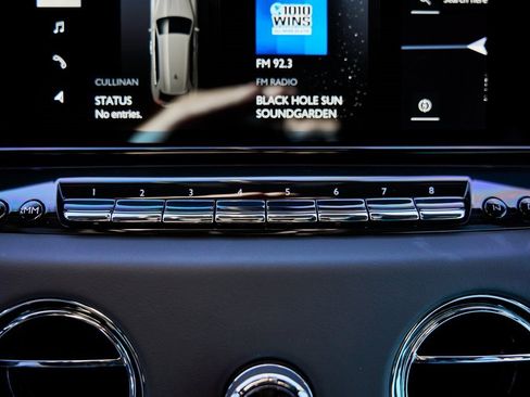 Used 2025 Rolls-Royce Cullinan image 70