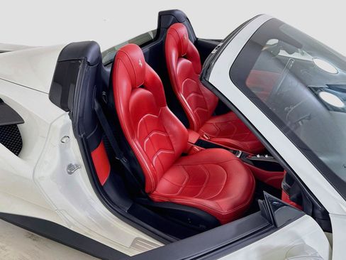 Used 2018 Ferrari 488 Spider RWD image 23