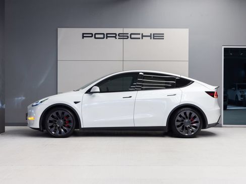 Used 2021 Tesla Model Y Performance AWD/4WD image 2