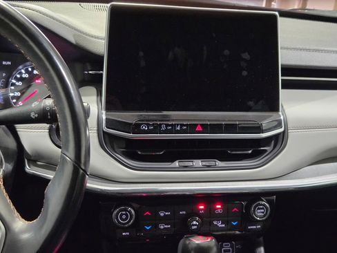 Used 2022 Jeep Compass Limited image 24