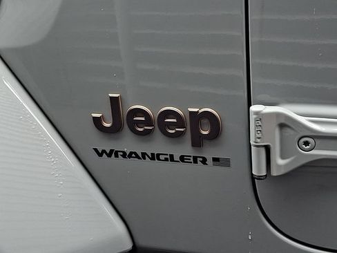 Used 2023 Jeep Wrangler Unlimited Rubicon 392 w/ Dual Top Group AWD/4WD image 34