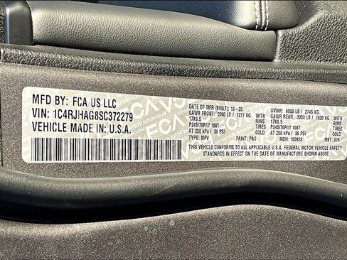 New 2025 Jeep Grand Cherokee Laredo w/ Luxury Tech Group I image 13