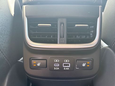 Certified 2025 Subaru Outback Limited AWD/4WD image 36