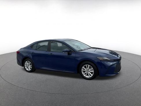 Used 2025 Toyota Camry LE image 2