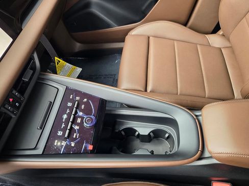 New 2026 Porsche Macan 4 Electric image 23