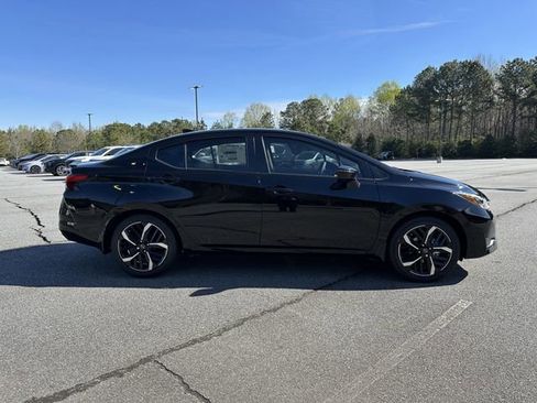 New 2025 Nissan Versa SR image 9