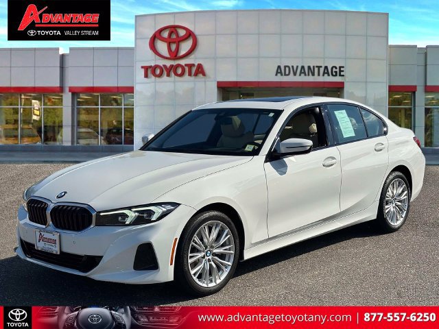 Used 2023 BMW 330i xDrive Sedan w/ Premium Package AWD/4WD image 4