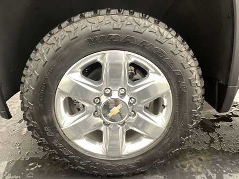 Used 2021 Chevrolet Silverado 2500 LTZ image 27