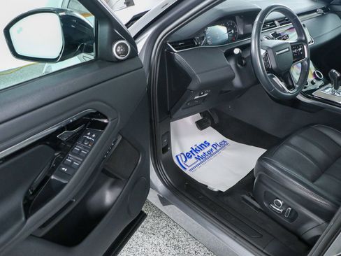 Used 2023 Land Rover Range Rover Evoque S image 3