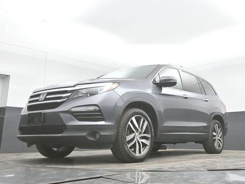 Used 2016 Honda Pilot Touring image 29