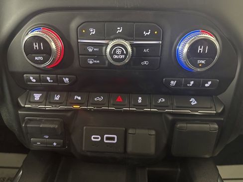 Used 2020 GMC Sierra 2500 AT4 w/ AT4 Premium Package image 16