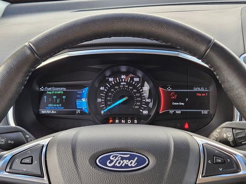 Used 2020 Ford Edge Titanium image 16