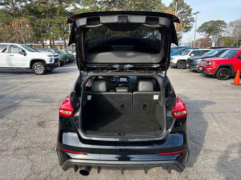 Used 2017 Ford Focus RS image 9