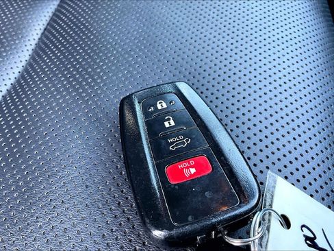 Used 2020 Toyota RAV4 Limited w/ Limited Grade Weather Package AWD/4WD image 15