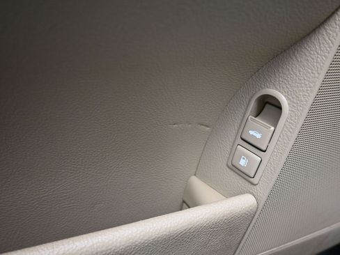 Used 2011 Hyundai Genesis 4.6 image 11