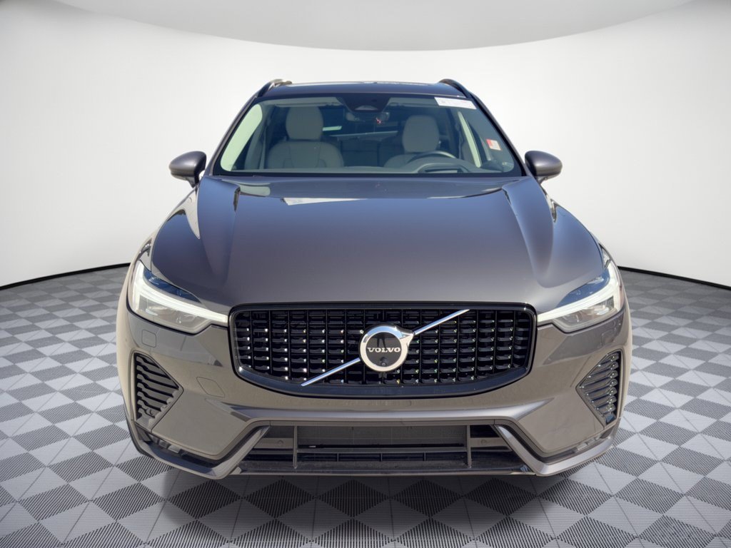Used 2024 Volvo XC60 B5 Ultimate w/ Protection Package Premier AWD/4WD image 6