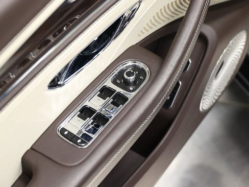 Used 2020 Bentley Flying Spur W12 image 14