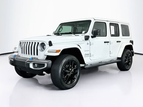 Used 2023 Jeep Wrangler Unlimited Sahara w/ Cold Weather Group AWD/4WD image 3