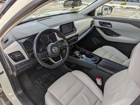 Used 2021 Nissan Rogue SV w/ Premium Package image 13