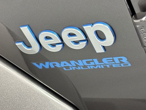 Used 2022 Jeep Wrangler Unlimited Sahara image 8