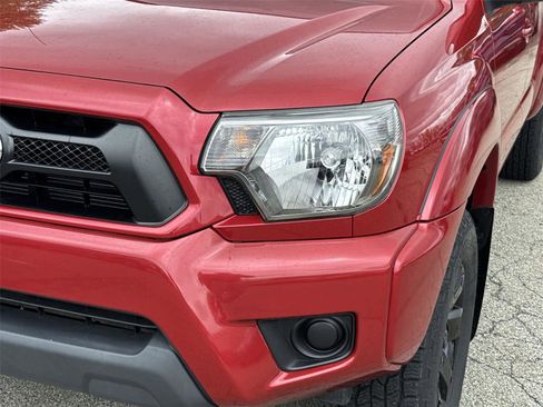 Used 2015 Toyota Tacoma 4x4 Access Cab image 9