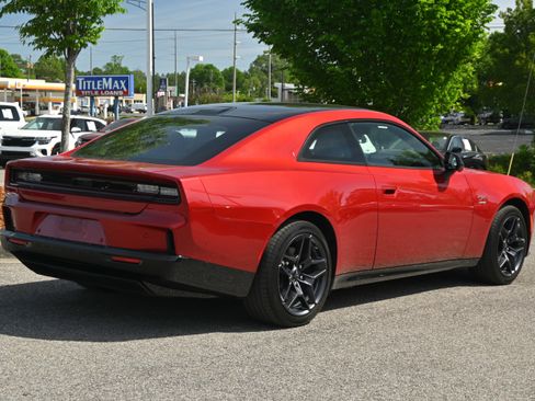 Used 2024 Dodge Charger R/T w/ Plus Group image 15