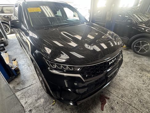 Used 2023 Kia Sorento EX FWD image 3