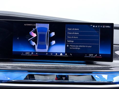 Used 2023 BMW 740i w/ Executive Package image 23